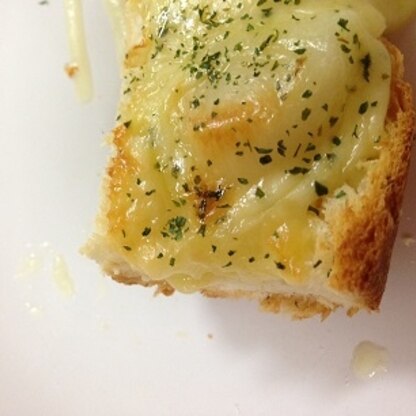 サクサクフランスパンにトロトロチーズ、とっても美味しかった～～～美味しいレシピをありがとう！ごちそうさまでした。(*^_^*)